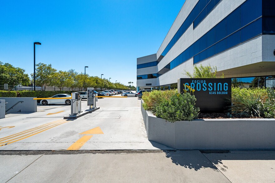 More Photos Of 6345 Balboa Blvd, Encino Unknown For Lease