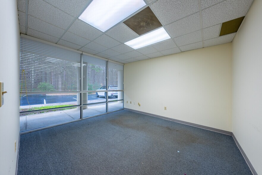 More Photos Of 2500 Gateway Centre Blvd, Morrisville Office For Lease