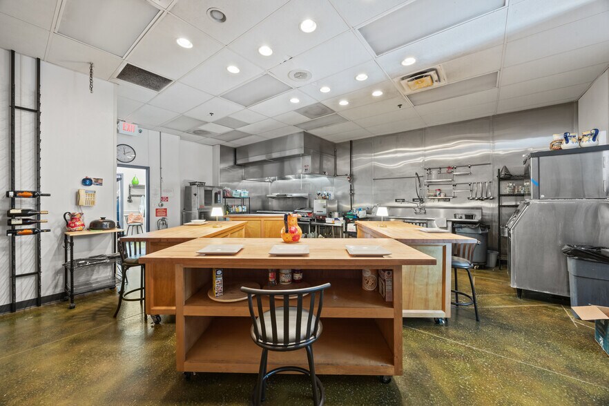 More Photos Of 145 Hilden Rd, Ponte Vedra Storefront For Sale