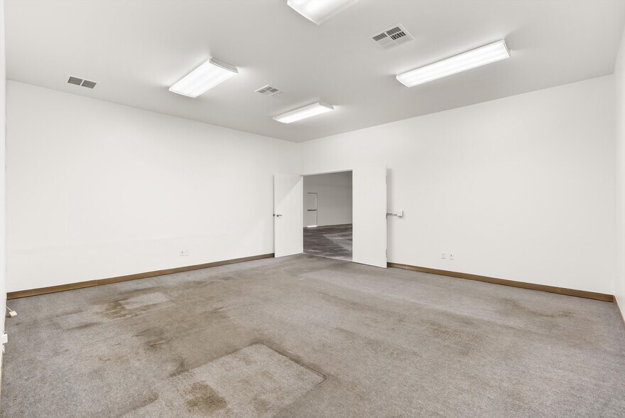 More Photos Of 6951 Oran Cir, Buena Park Warehouse For Lease