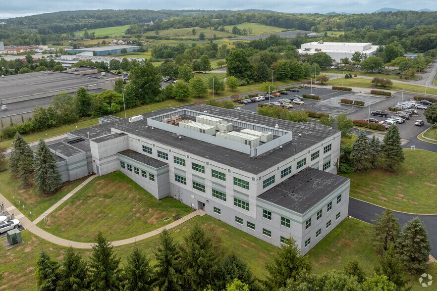 Primary Photo Of 70 Hatfield Ln, Goshen Medical For Lease