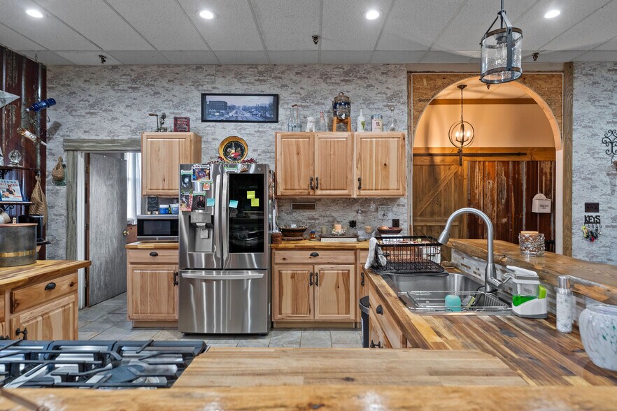 More Photos Of 109-111 Green St, Herkimer Office For Sale