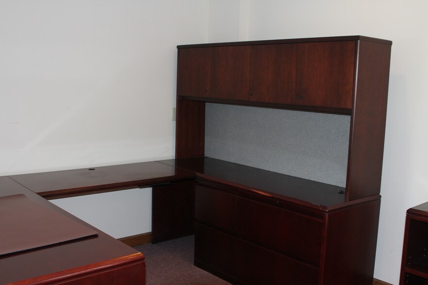 More Photos Of 201 E Dundee Rd, Palatine Office For Sale