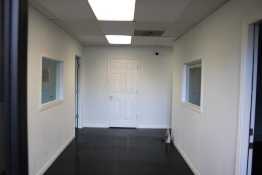 More Photos Of 6330 N 118th Ave, Largo Manufacturing For Lease