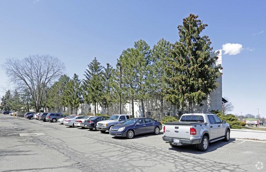 More Photos Of 28637-28657 Northwestern Hwy, Southfield Unknown For Sale