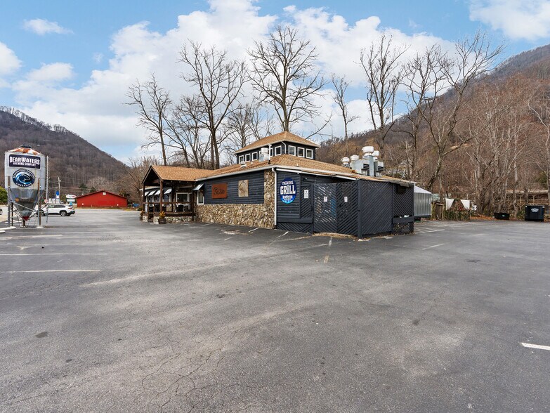More Photos Of 4352 Soco Rd, Maggie Valley Restaurant For Sale