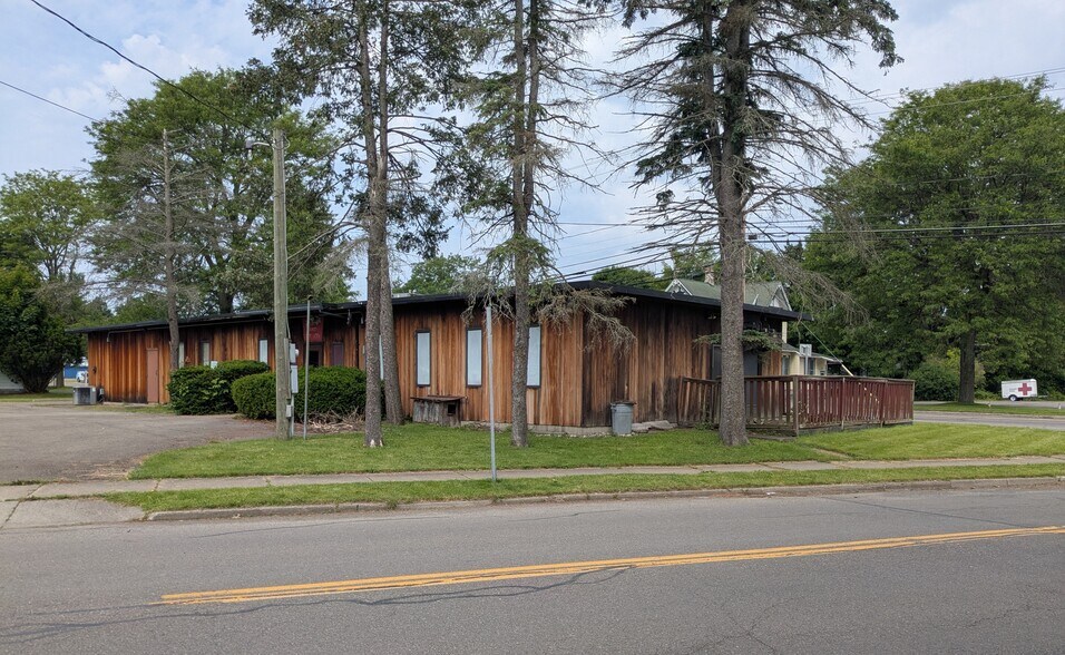 More Photos Of 219 1/2 Tompkins St, Cortland Freestanding For Sale