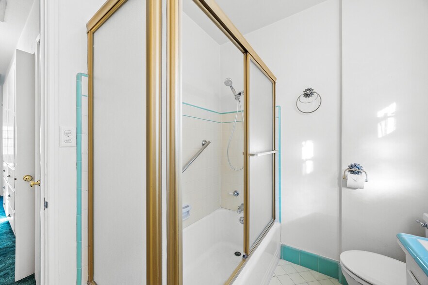 More Photos Of 1047 N San Gabriel Ave, Azusa Apartments For Sale