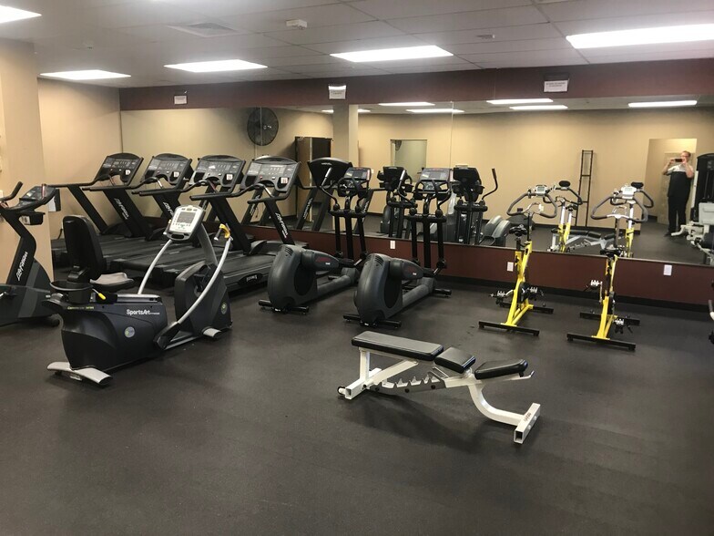 More Photos Of 19601 N Black Canyon Hwy, Phoenix Loft Creative Space For Lease