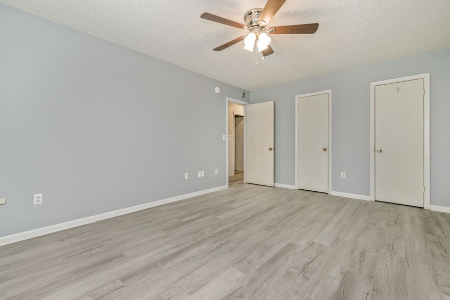 More Photos Of Falcon Motel, Stinnett Hotel For Sale