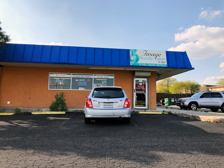 More Photos Of 741-751 Isom Rd, San Antonio Storefront For Sale