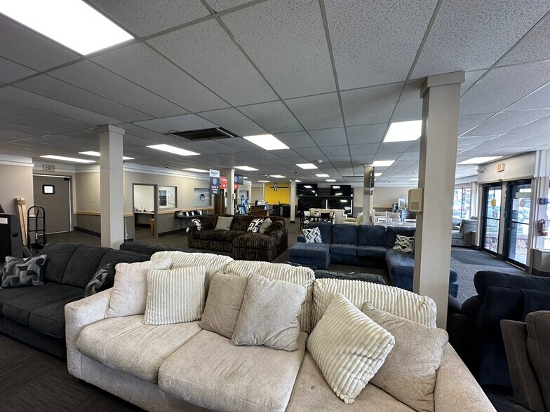 More Photos Of 3146-3148 Bailey Ave, Buffalo Storefront For Sale