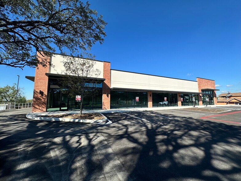 More Photos Of 6540 Babcock Rd, San Antonio General Retail For Lease