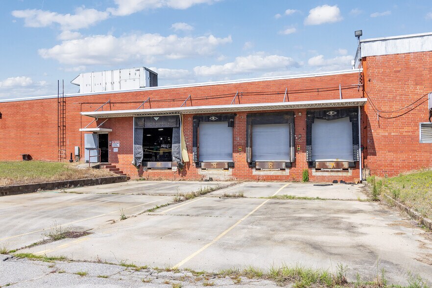 More Photos Of 11200 Dunbarton Blvd, Barnwell Manufacturing For Lease