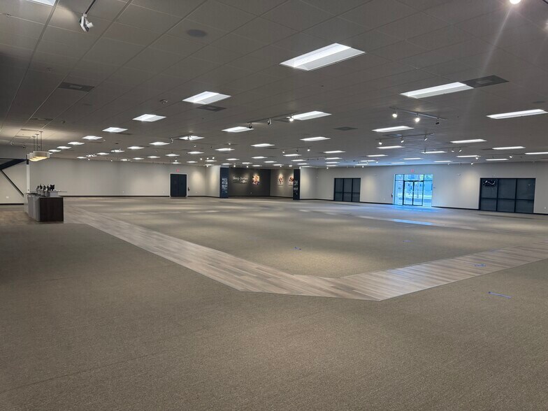 More Photos Of 311 S Ridgewood Ave, Edgewater Freestanding For Lease