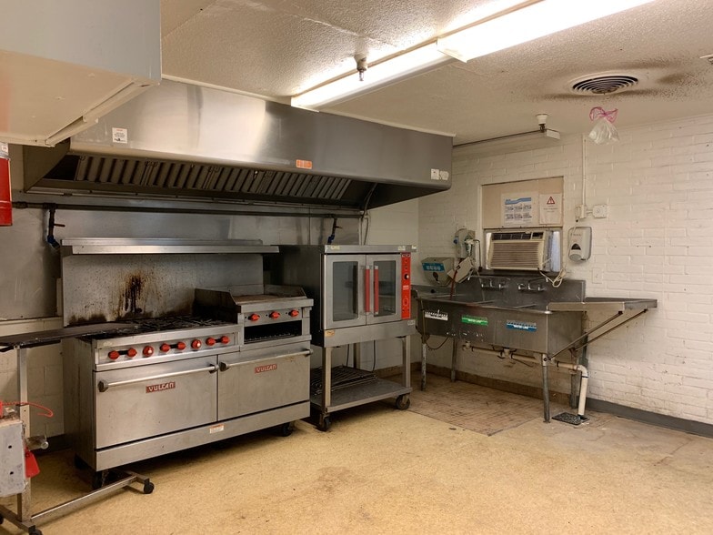 More Photos Of 209 W Hackberry Ave, McAllen Rehabilitation Center For Lease