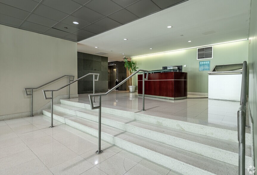 More Photos Of 4770 Biscayne Blvd, Miami Office For Sale