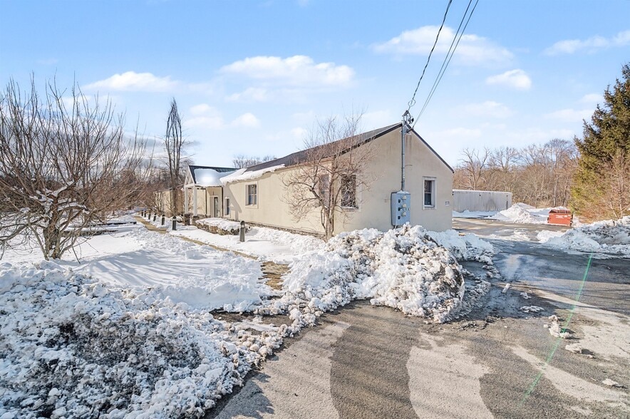 More Photos Of 688 Route 17K, Montgomery Warehouse For Lease