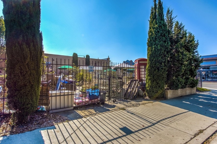 More Photos Of 401 W Chapman Ave, Orange General Retail For Sale
