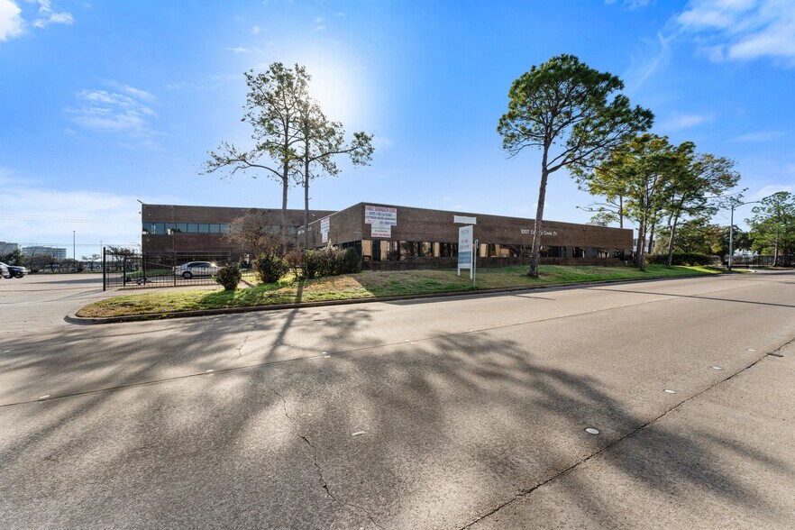 More Photos Of 9207 Country Creek Dr, Houston Office For Sale