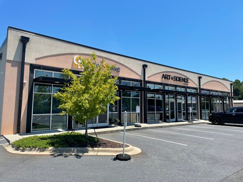 More Photos Of 954-958 US Highway 70 SW, Hickory General Retail For Lease