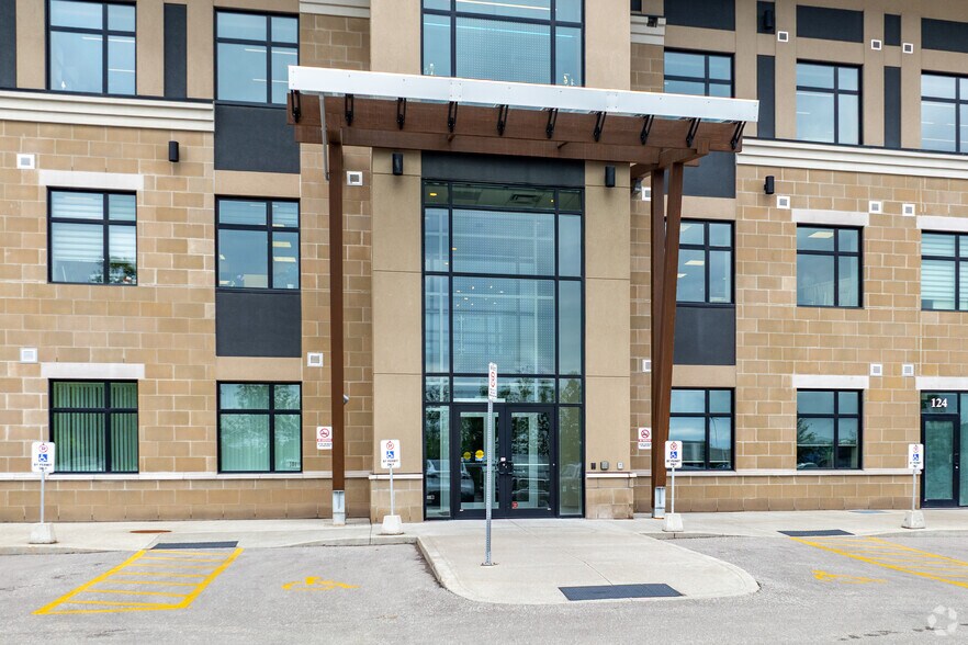 More Photos Of 200 Cachet Woods Crt, Markham Office For Lease
