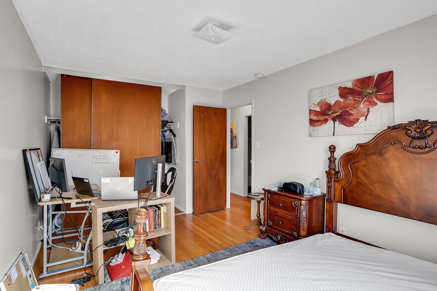 More Photos Of 5314 Bayview Ave, Richmond Apartments For Sale
