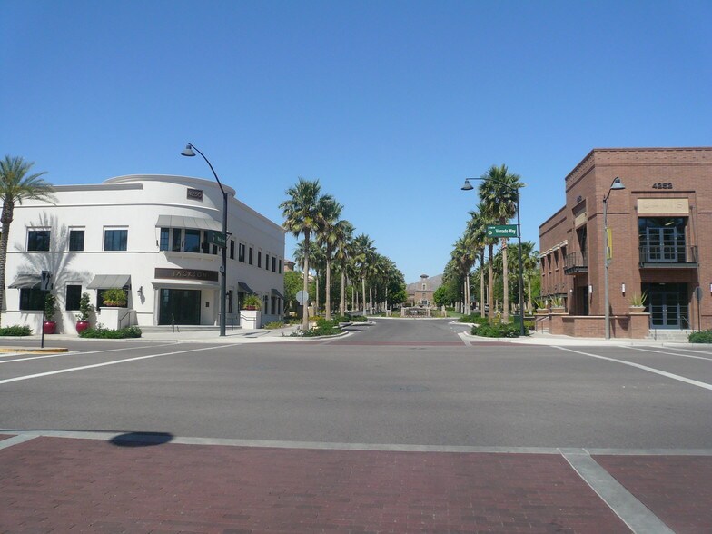More Photos Of 4252 N Verrado Way, Buckeye Office For Lease