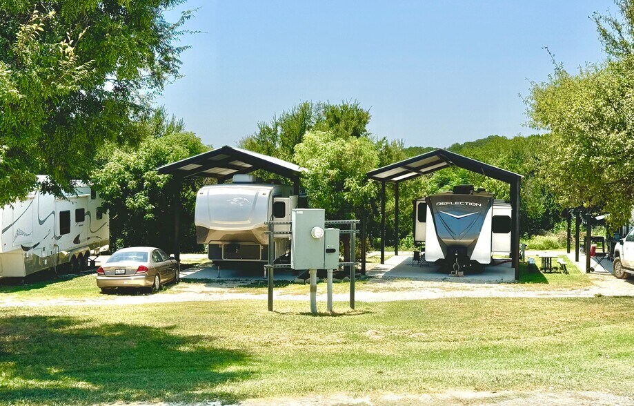 More Photos Of 1321 N FM 56, Glen Rose Trailer Camper Park For Sale