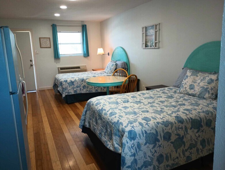 More Photos Of 1330 S Commercial St, Aransas Pass Hotel For Sale