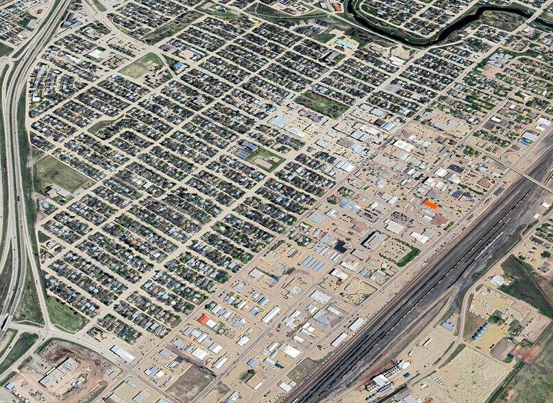 More Photos Of 220 Central Av N, Swift Current General Retail For Sale