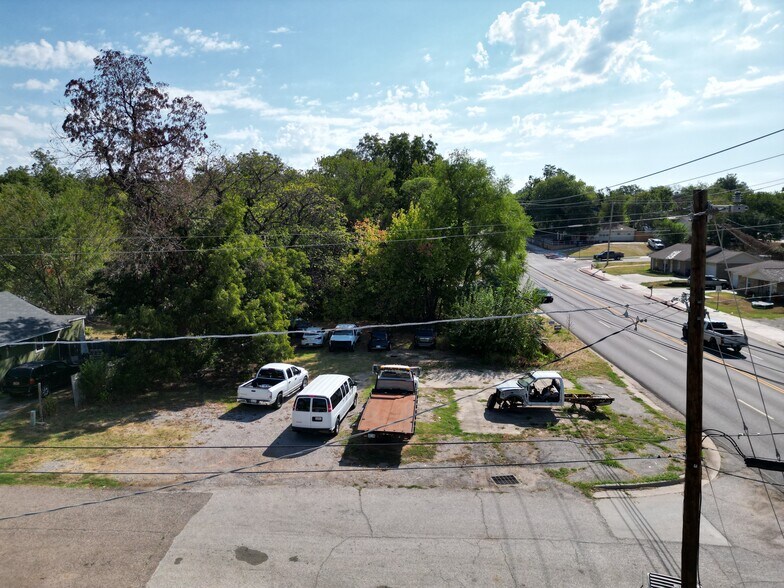 More Photos Of 1026 E Highland St, Shawnee Industrial For Sale