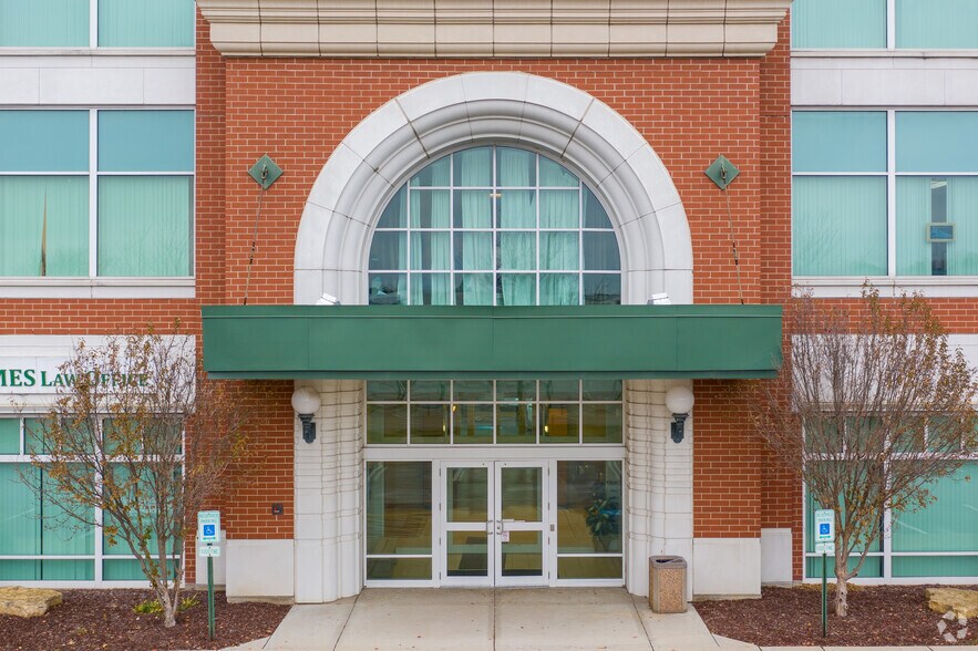 More Photos Of 3540 Seven Bridges Dr, Woodridge Medical For Lease