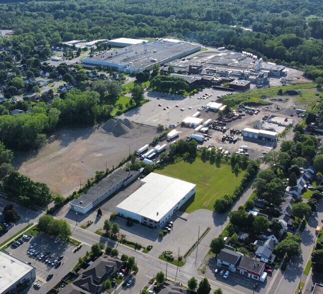 More Photos Of 50 Morrell St, Brantford Distribution For Sale