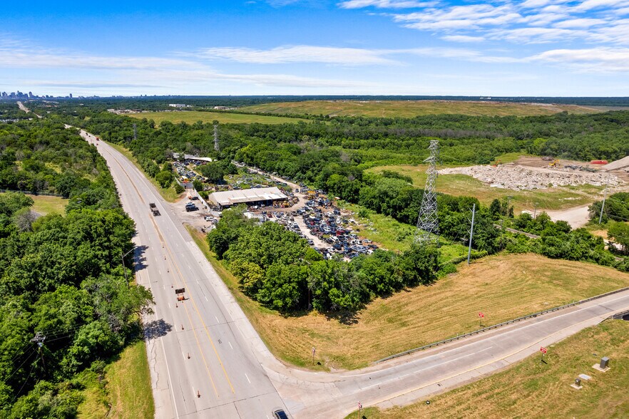 More Photos Of 10466 Central Expy, Dallas Auto Salvage Facility For Sale