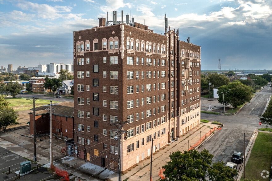 More Photos Of 222 E Elm St, Wichita Apartments For Sale