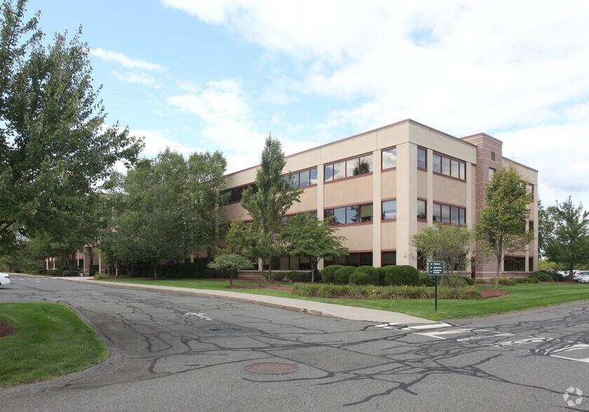 More Photos Of 16 Yankee Candle Way, South Deerfield Medical For Lease