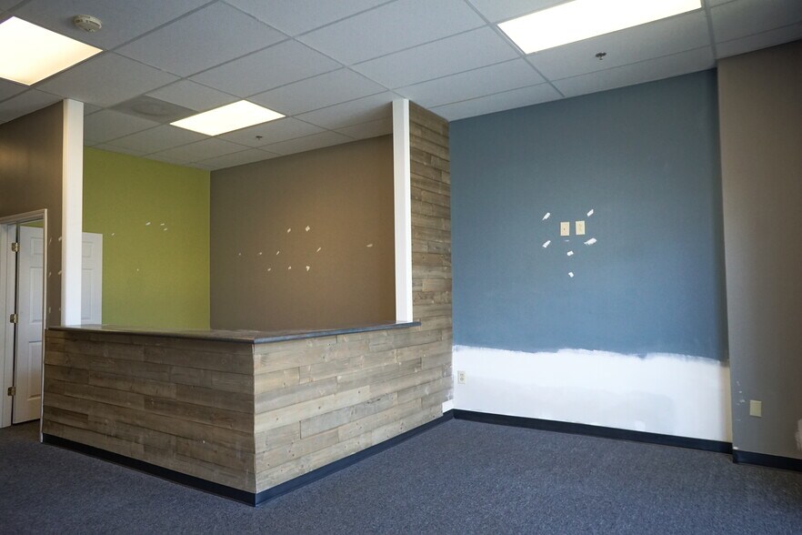 More Photos Of 179 Hancock St, Gallatin Storefront For Lease