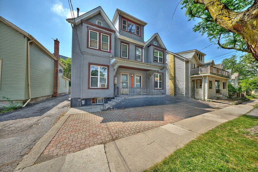 More Photos Of 50 Welland Av, St Catharines Apartments For Sale