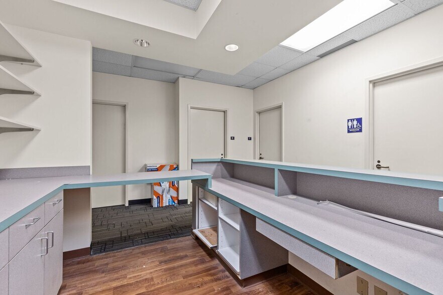 More Photos Of 15419 NE 20th St, Bellevue Medical For Sale