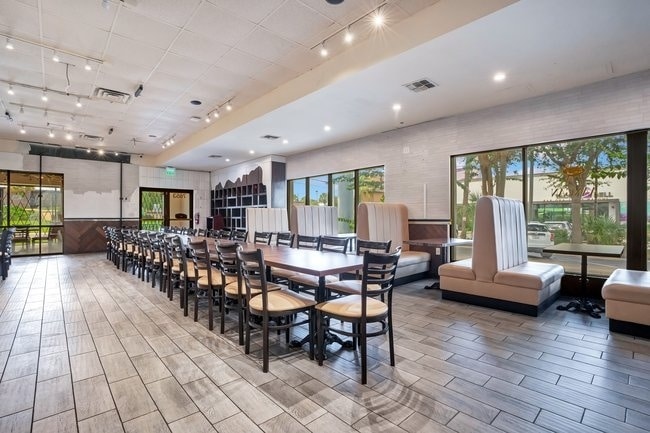 More Photos Of 7653 International Dr, Orlando Freestanding For Lease