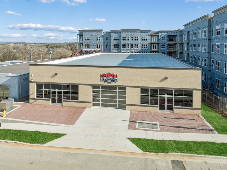 Primary Photo Of 702 Woodland St, Columbia Showroom For Sale