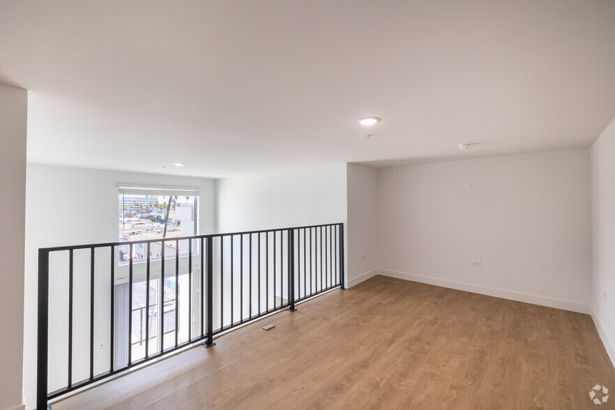 More Photos Of 6569-6581 N Van Nuys Blvd, Van Nuys Apartments For Lease