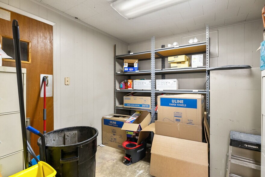 More Photos Of 3401 NNE Loop 323, Tyler Light Distribution For Sale