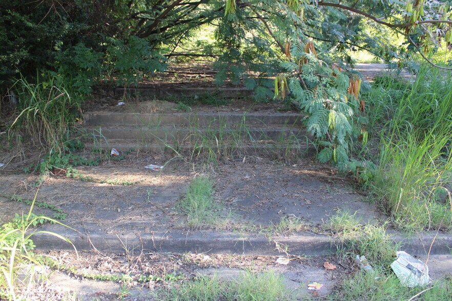 More Photos Of 240 E Trigg Ave, Memphis Land For Sale