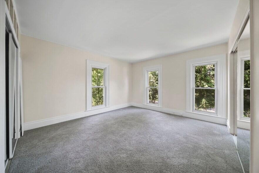 More Photos Of 15379 Howard Rd, Hanover Flex For Sale