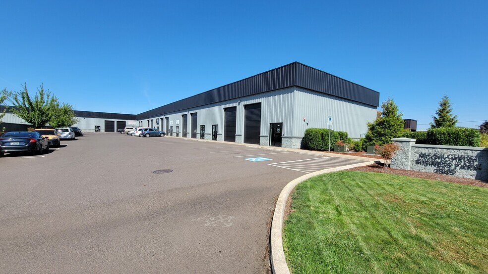 More Photos Of 2345 McGilchrist St SE, Salem Manufacturing For Lease