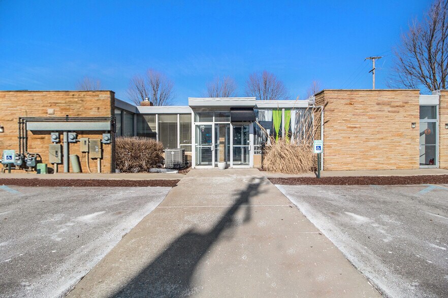 More Photos Of 740 Emerick St, Ypsilanti Medical For Lease