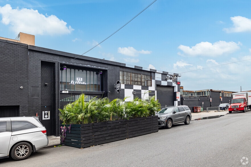 More Photos Of 555 Johnson Ave, Brooklyn Unknown For Lease