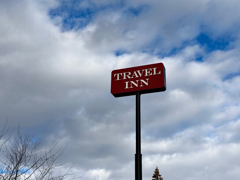 More Photos Of 1150 N Main St, Deer Lodge Hotel For Sale